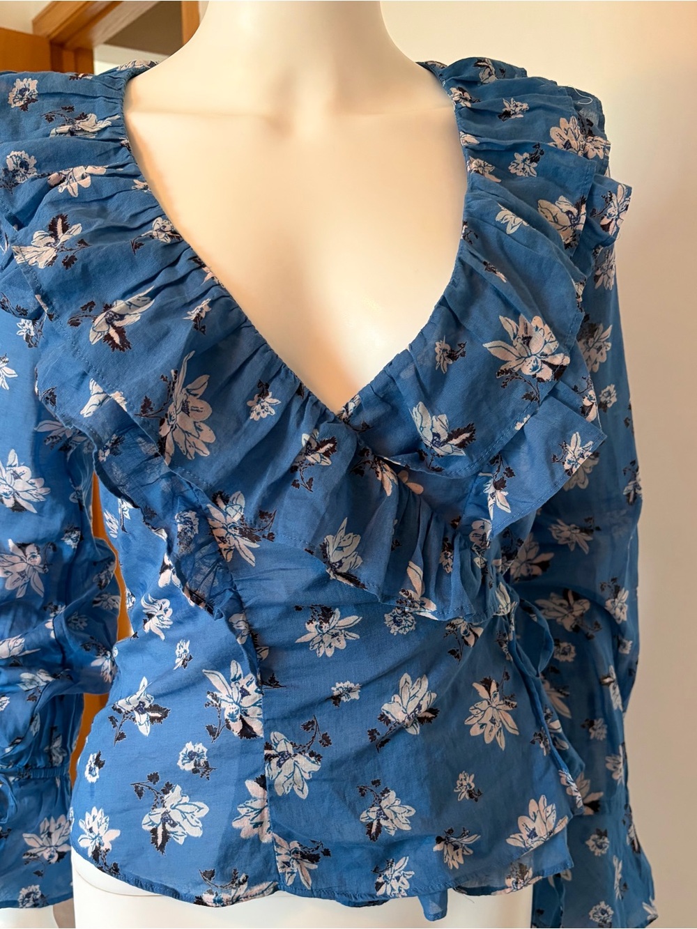#681 Free People Amanda  Blue Floral Ruffle V-Neck Blouse - Picture 6 of 13